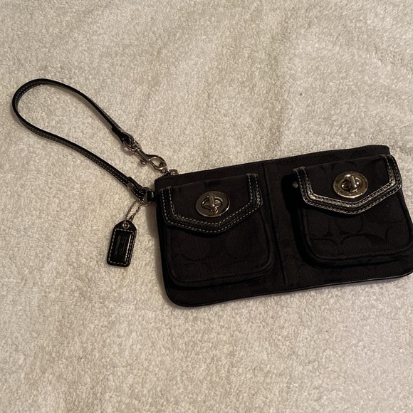 Coach Signature Black Wristlet - Picture 2 of 8